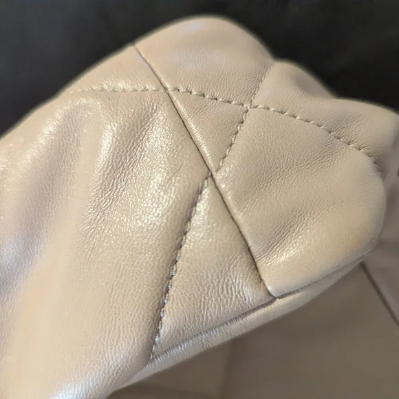 Chanel 19 Light Beige Quilted Shoulder Bag - Picture 8 of 12